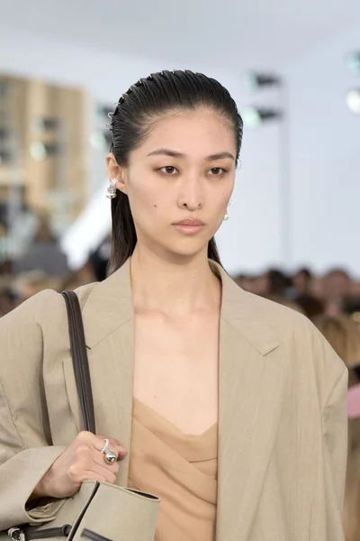 Look 69